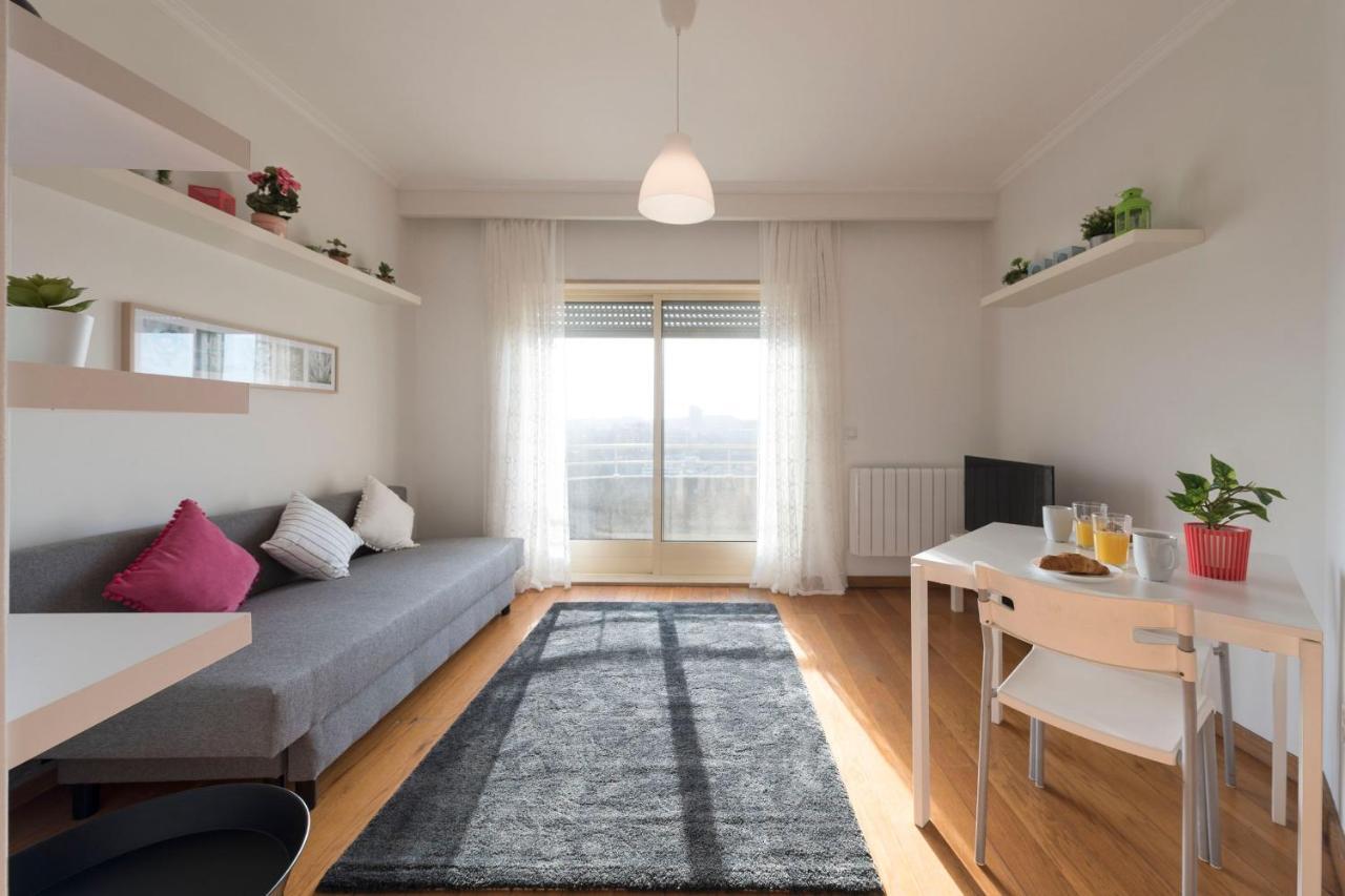 Lovelystay - 1Br Flat With Stunning Views Over Porto Vila Nova de Gaia Buitenkant foto
