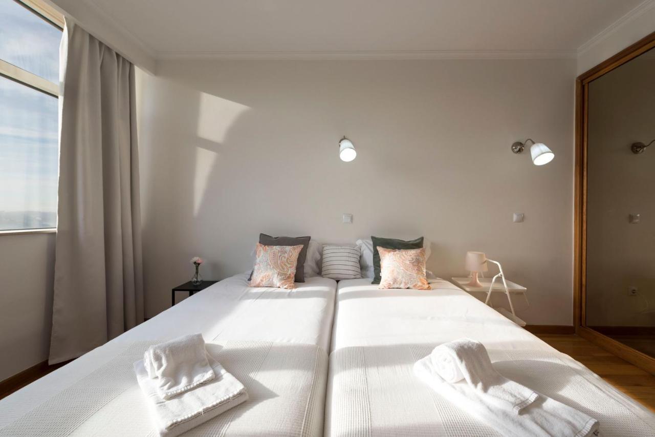 Lovelystay - 1Br Flat With Stunning Views Over Porto Vila Nova de Gaia Buitenkant foto