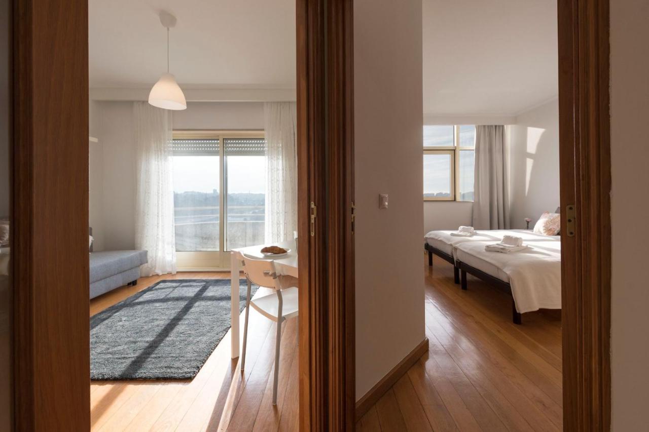 Lovelystay - 1Br Flat With Stunning Views Over Porto Vila Nova de Gaia Buitenkant foto