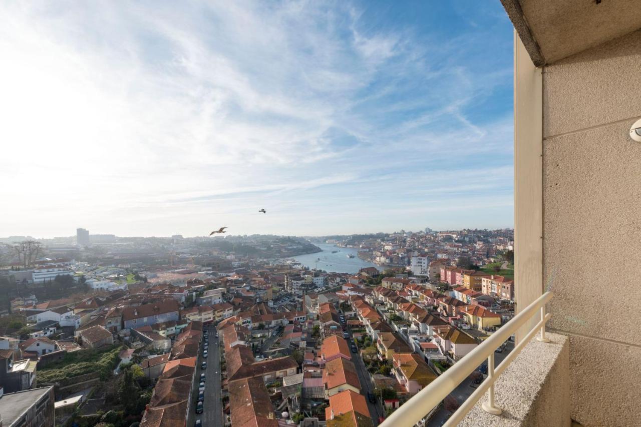 Lovelystay - 1Br Flat With Stunning Views Over Porto Vila Nova de Gaia Buitenkant foto
