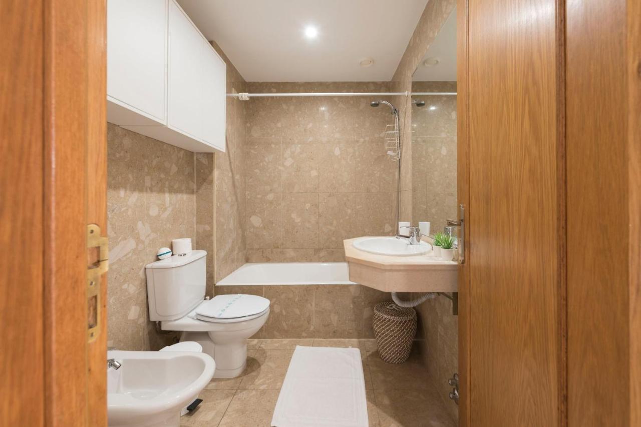 Lovelystay - 1Br Flat With Stunning Views Over Porto Vila Nova de Gaia Buitenkant foto